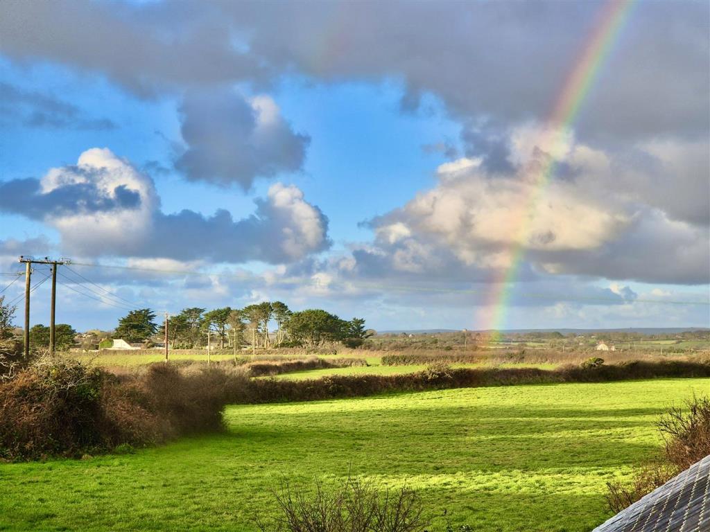 Lot: 109 - THATCHED DECEPTIVELY SPACIOUS DETACHED COTTAGE WITH GARDENS AND PARKING - View from first floor